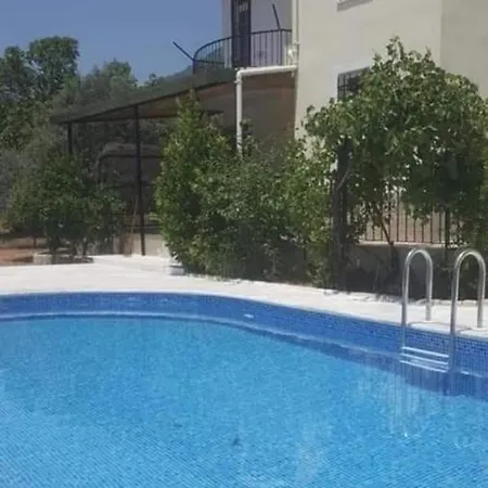 Villa Gunbatimi *