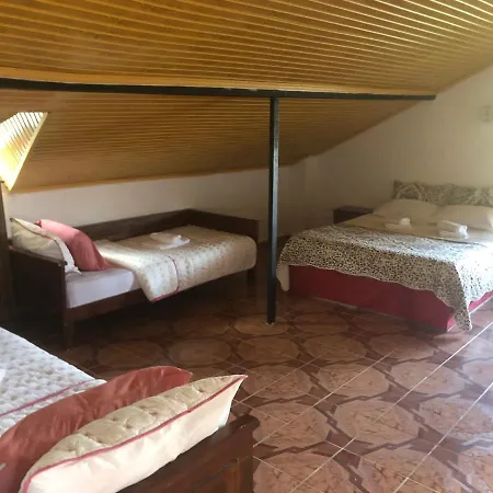 Gunbatimi Villa